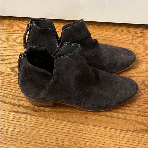 Dolce Vita Black Ankle Boots - Picture 1 of 6